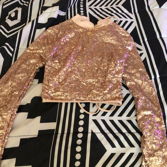 Top - Picture 1 of 3